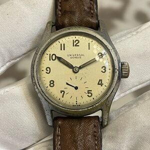 Universal Geneve Swiss 1940s Military 31mm Mens 15 Jewels cal 260 Vintage Rare